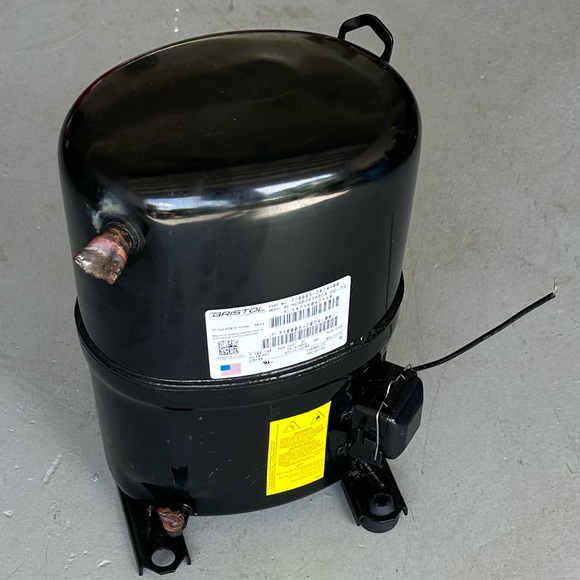 Bristol HCR Reciprocating Compressor, Model Number: HCRB353ABCA - Picture 2 of 8